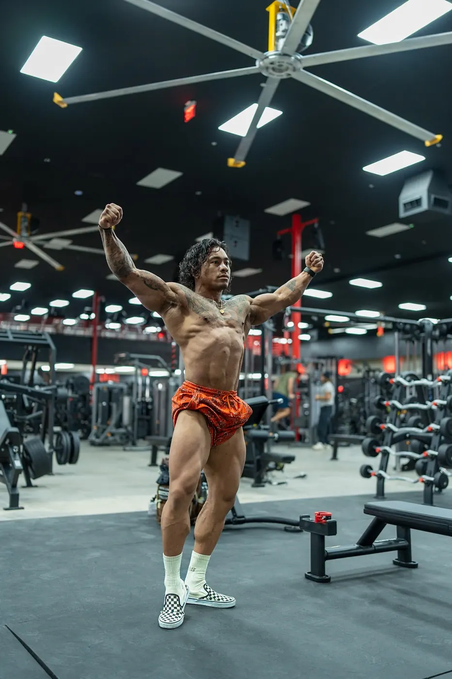 AZ BUILT Athletics bodybuilding coach in a gym
